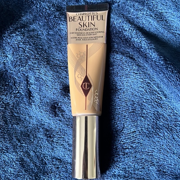 Charlotte tilbury beautiful skin foundation - Picture 2 of 3